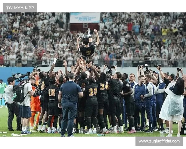 孙兴慜重返热刺球场，与球迷正式告别